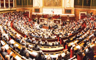 Les vaccins contiennent-ils « du porc, du chien et du fœtus humain » ?